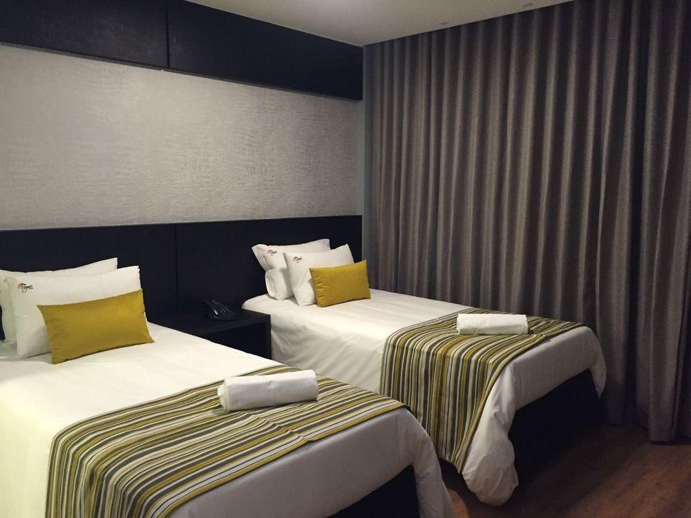 Vox Hotel Сан-Жуан-ди-Мерити Экстерьер фото