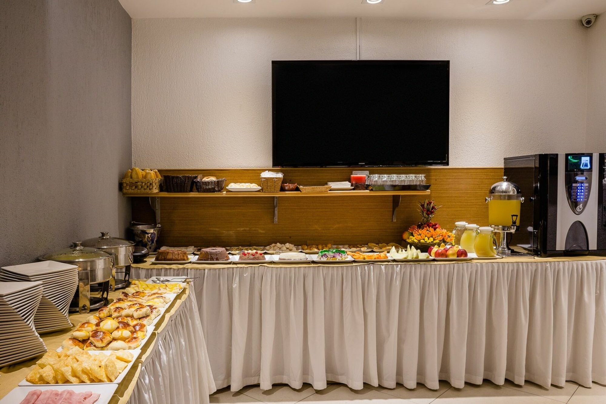 Vox Hotel Сан-Жуан-ди-Мерити Экстерьер фото