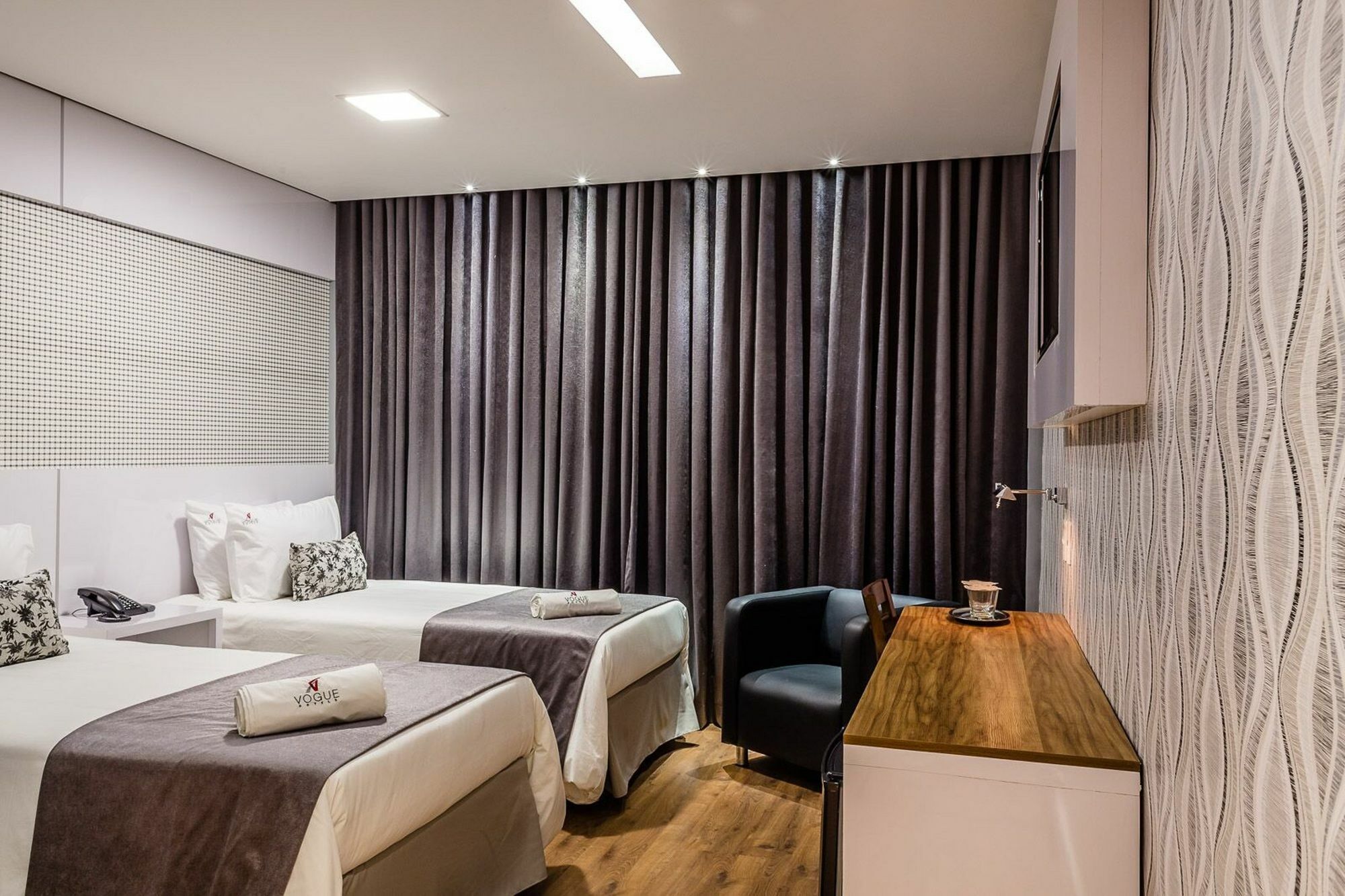 Vox Hotel Сан-Жуан-ди-Мерити Экстерьер фото