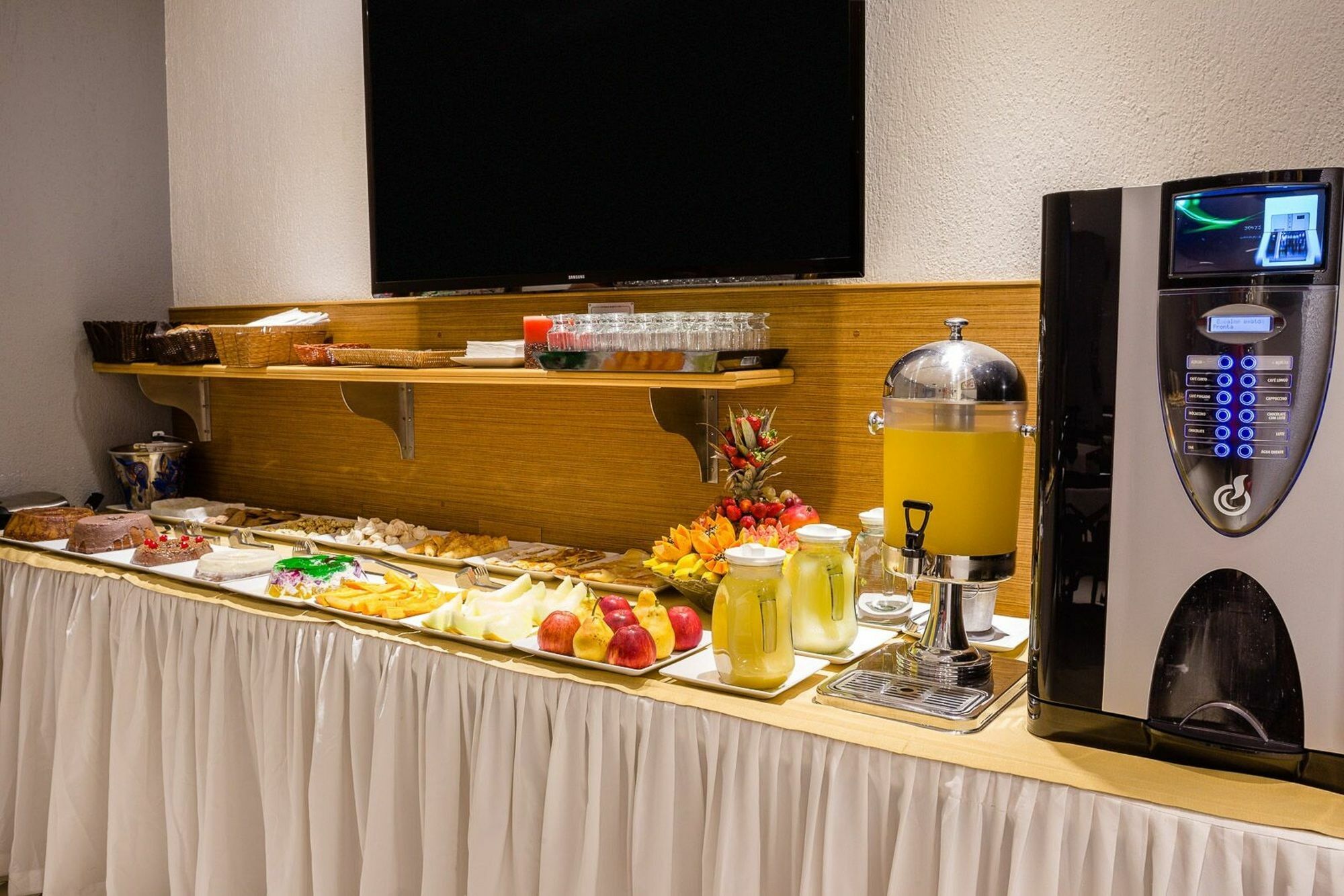 Vox Hotel Сан-Жуан-ди-Мерити Экстерьер фото
