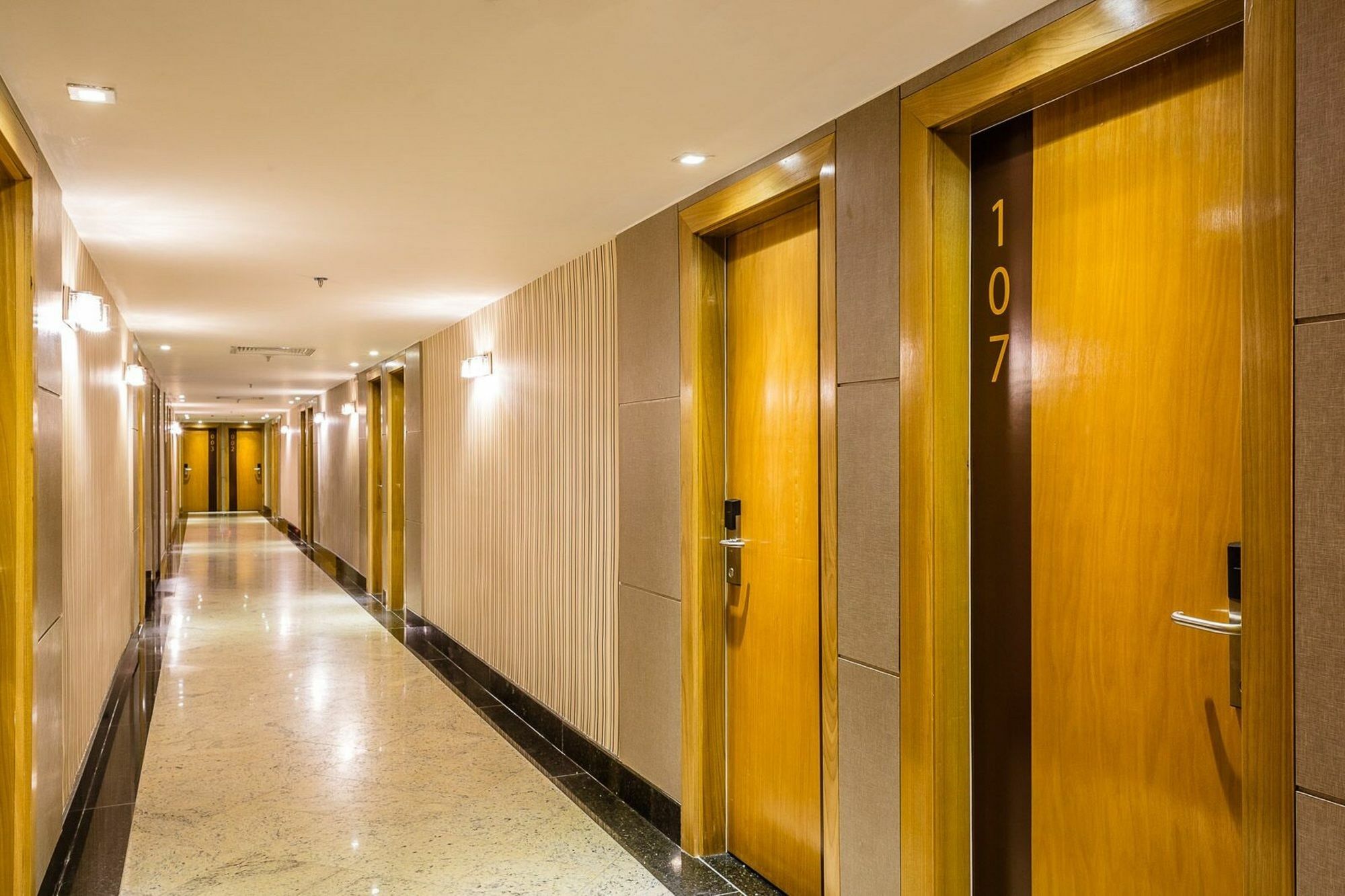 Vox Hotel Сан-Жуан-ди-Мерити Экстерьер фото