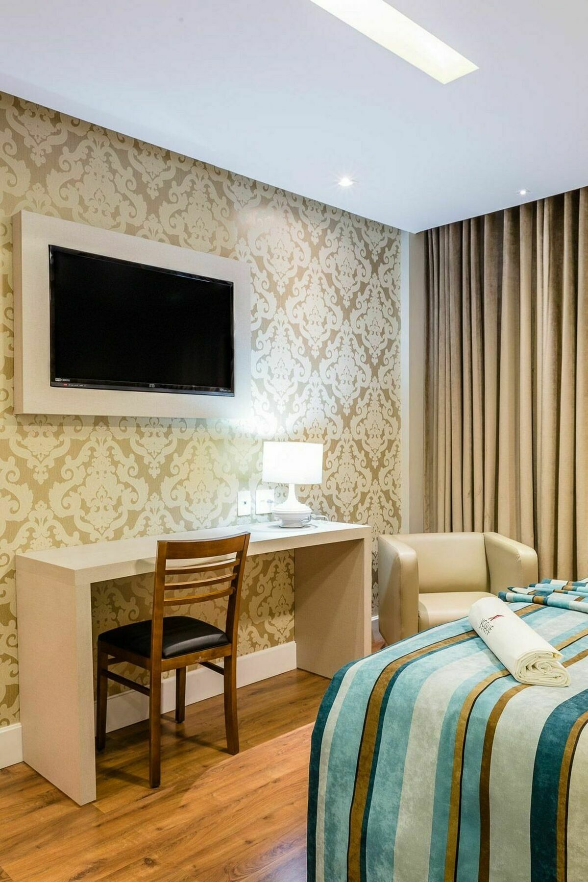 Vox Hotel Сан-Жуан-ди-Мерити Экстерьер фото